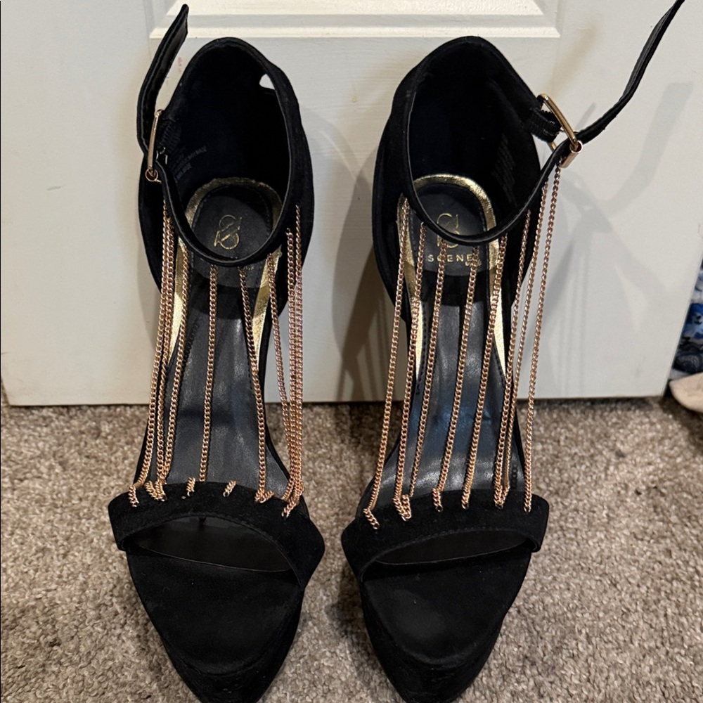Scene Weaver Black and Gold Chain Heels